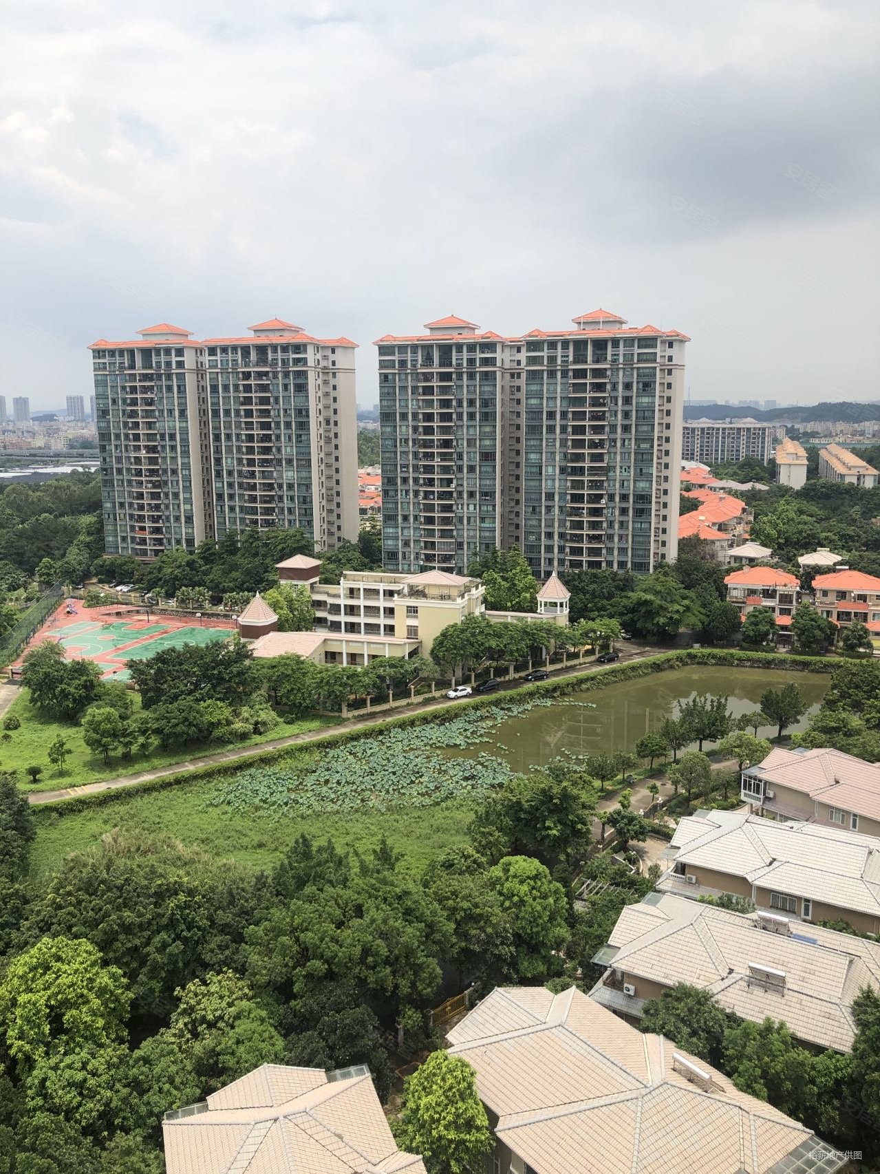 金碧御水山庄别墅