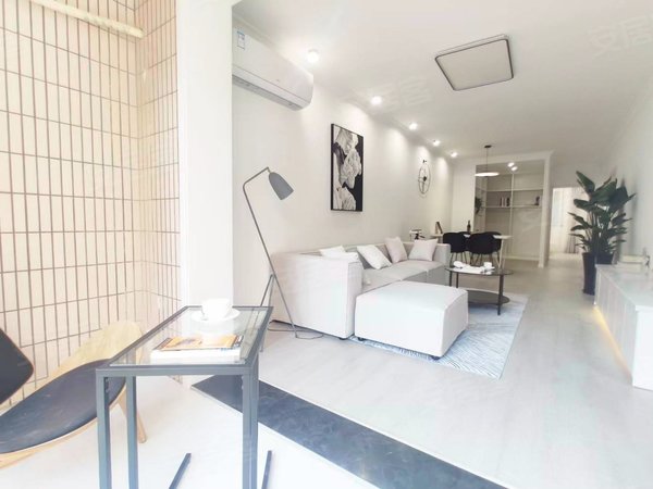 【多图】凯旋公寓,新华路租房,本人实地拍摄,真实出租,,朝南,双卫