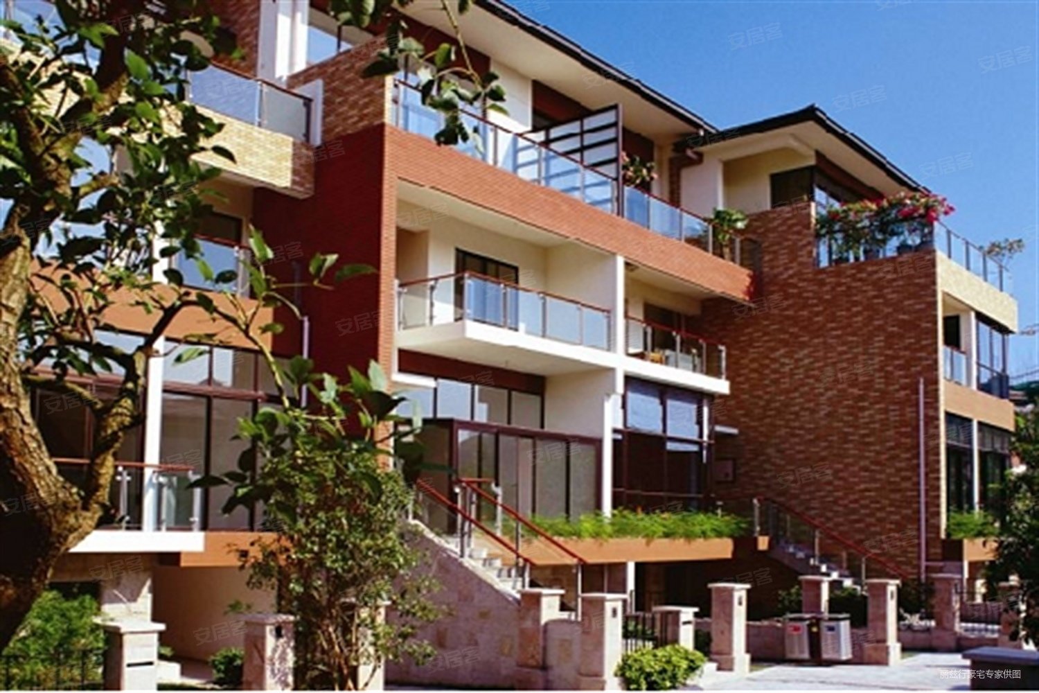 星河丹堤(别墅)4室3厅4卫269.98㎡南北1949.25万