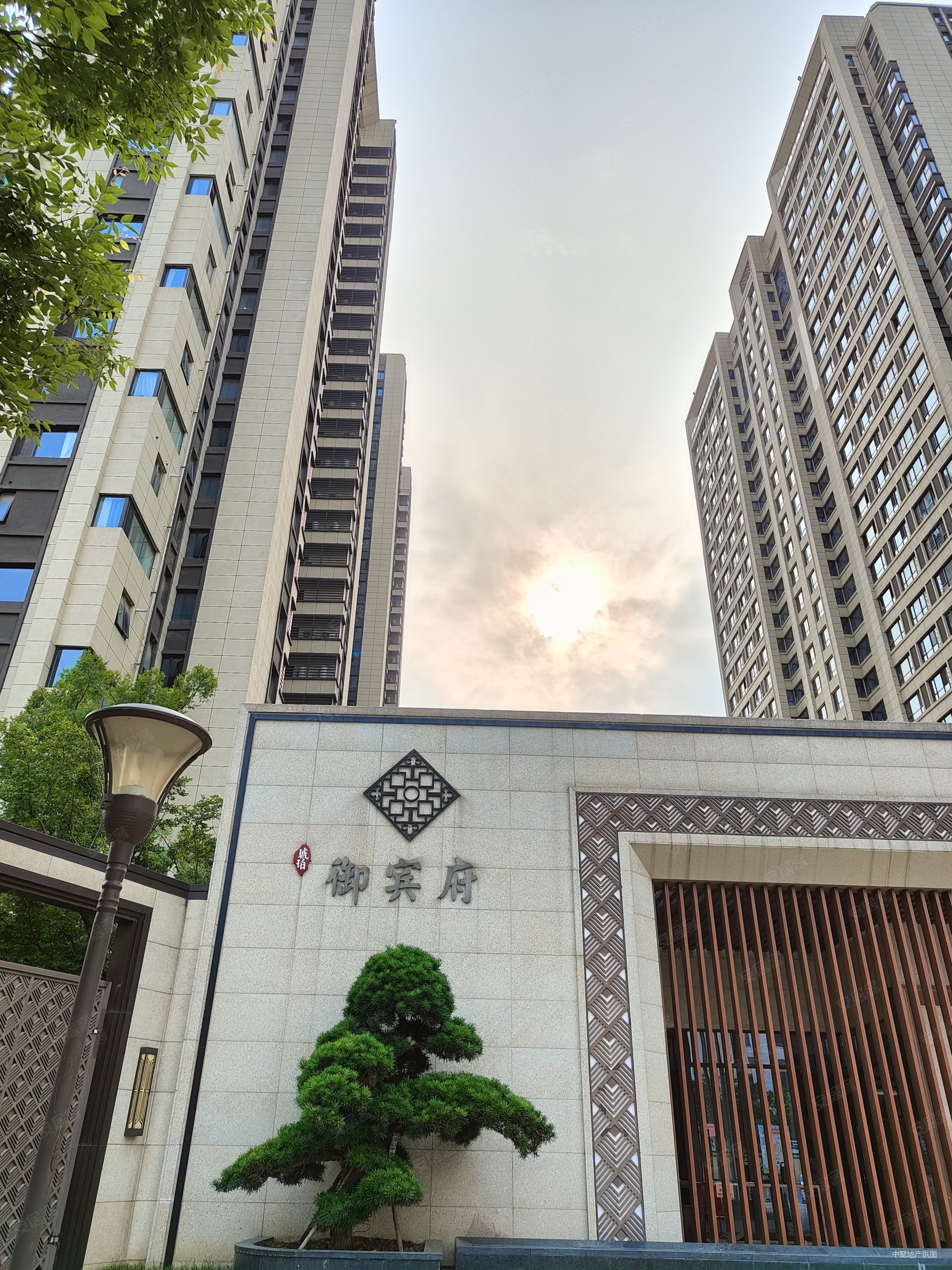 琥珀御宾府近地铁有电梯正规商品房次新小区中间楼层