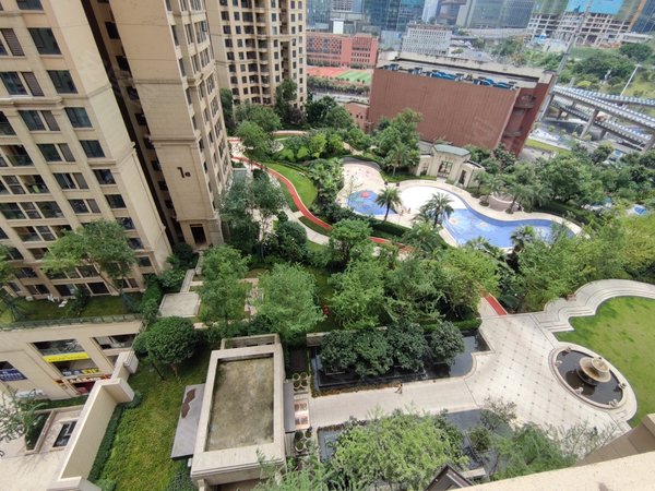 重庆江北江北嘴紫御江山天誉北滨路 紫御江山精装三房两卫 近国金中心