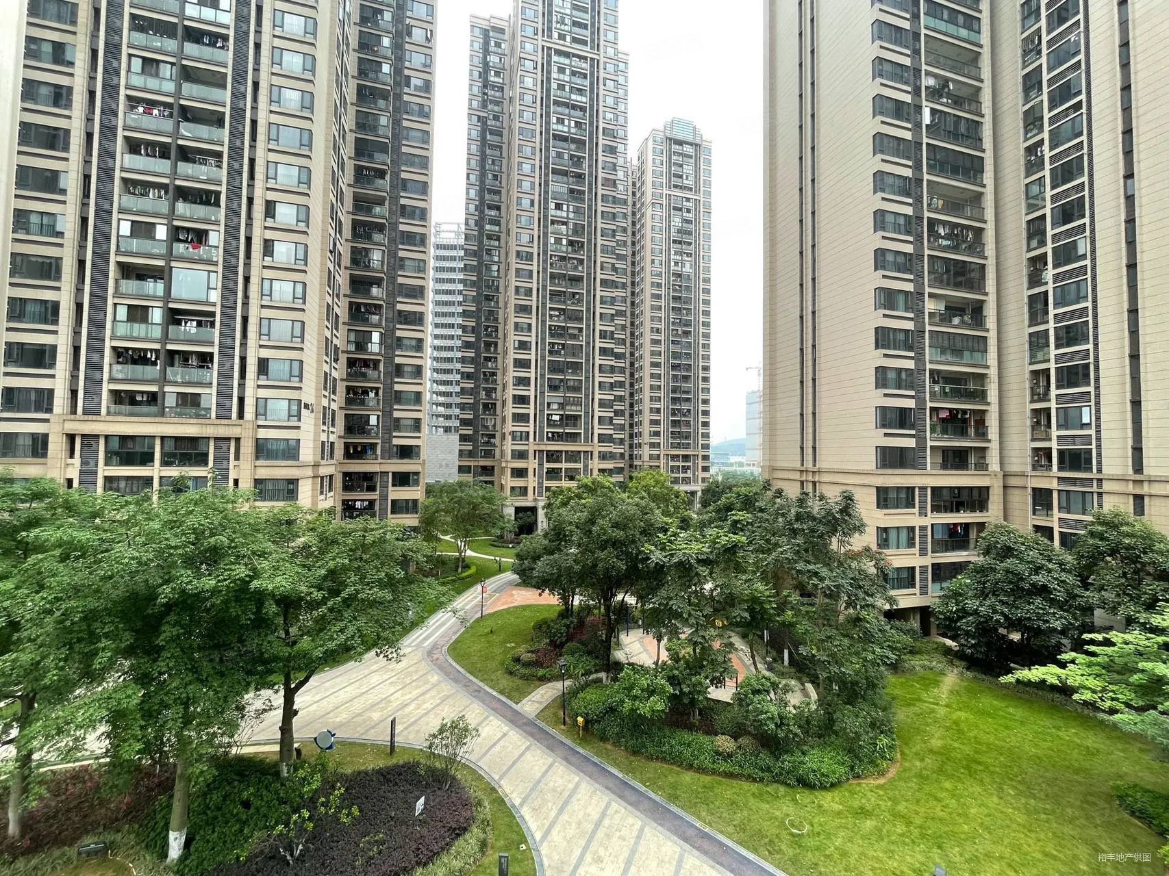 保利罗兰安静楼栋望花园小区直降4万320万可出笋笋笋