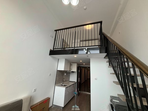 龙湖北辰天街星曜精装复式公寓出租,家具家电齐全,拎包入住