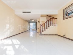 北京丰台马家堡三环四环之间大别墅 免费停车2,3辆 出门地铁口未来假日花园出租房源真实图片