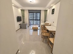 苏州吴江盛泽出租天虹商场跑步旁边漾河悦庭两室一厅一卫2100一个月带车位出租房源真实图片