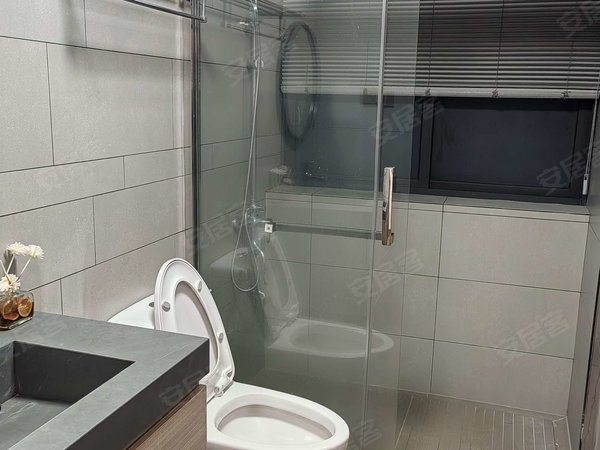 汕头潮阳城南街道裕通花园(东区)裕通花园东区四房两厅,精装修有配套家私家电,拎包入住出租房源真实图片