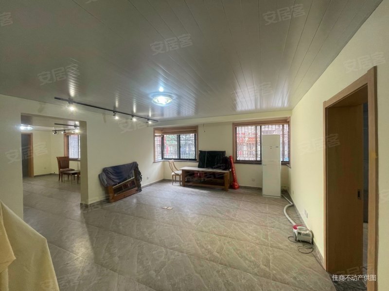 上海房产网>上海二手房>长宁二手房>新华路二手房>凯旋公寓>800_600