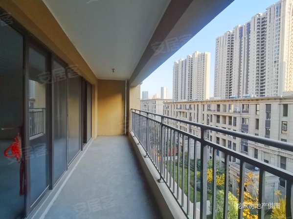 龙湖香醍璟宸4室2厅3卫170㎡南北435万