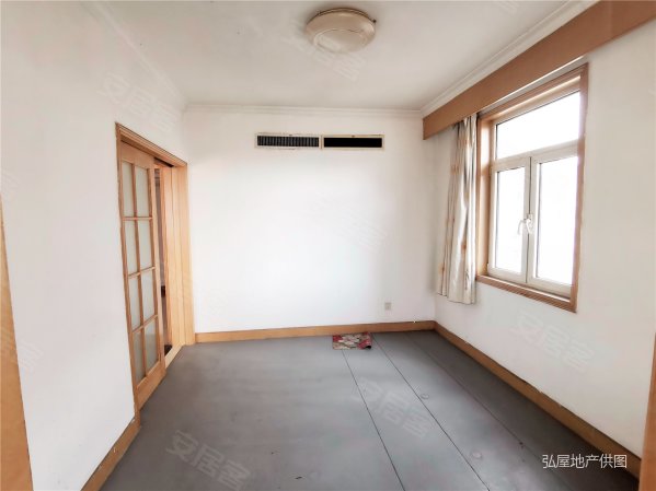 书苑山庄3室2厅2卫152.23㎡南305万