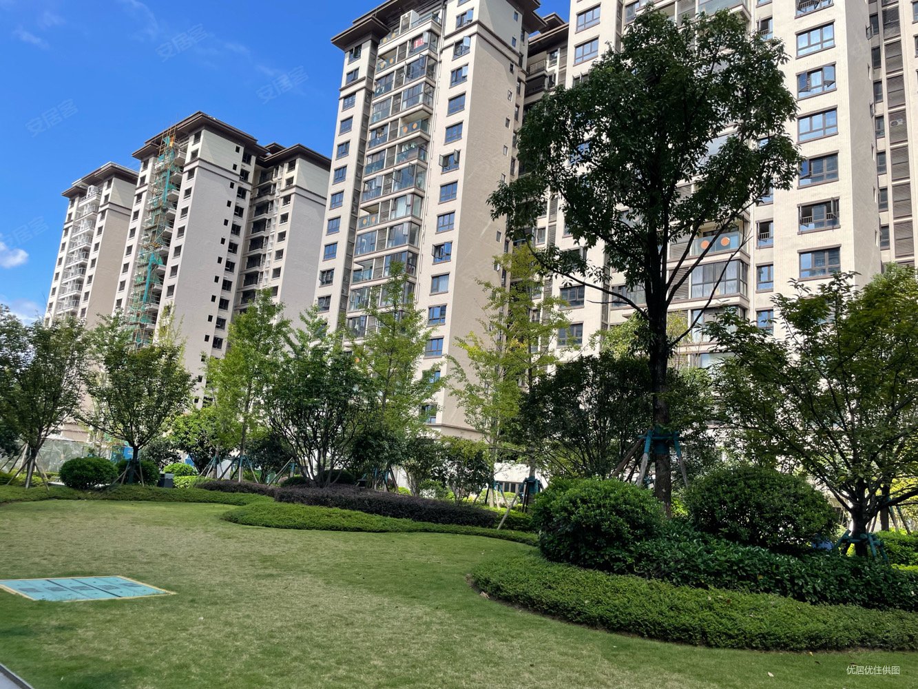 融创文旅城4房2厅2卫115平,桂林融创万达文化旅游城二手房,95万,4室2