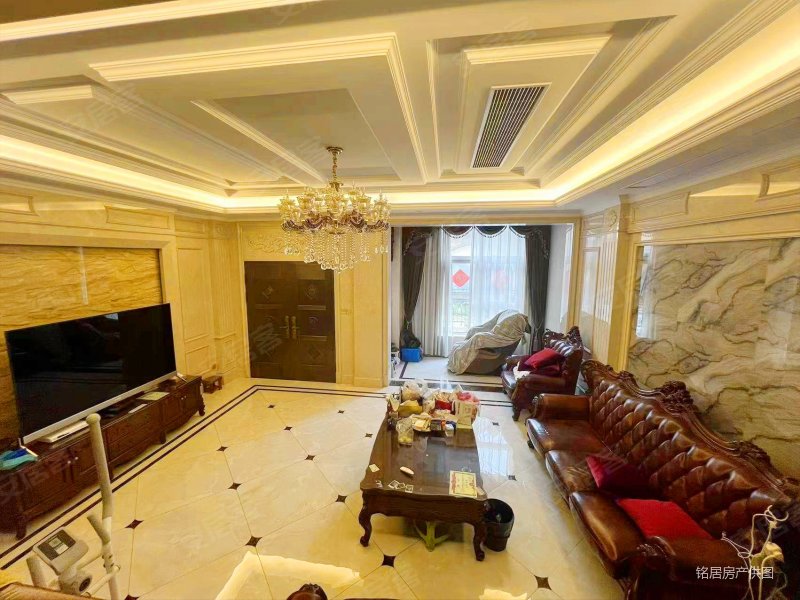 玉祁高端大气别墅 带院子 全屋定制 品牌家具家电 看房方便