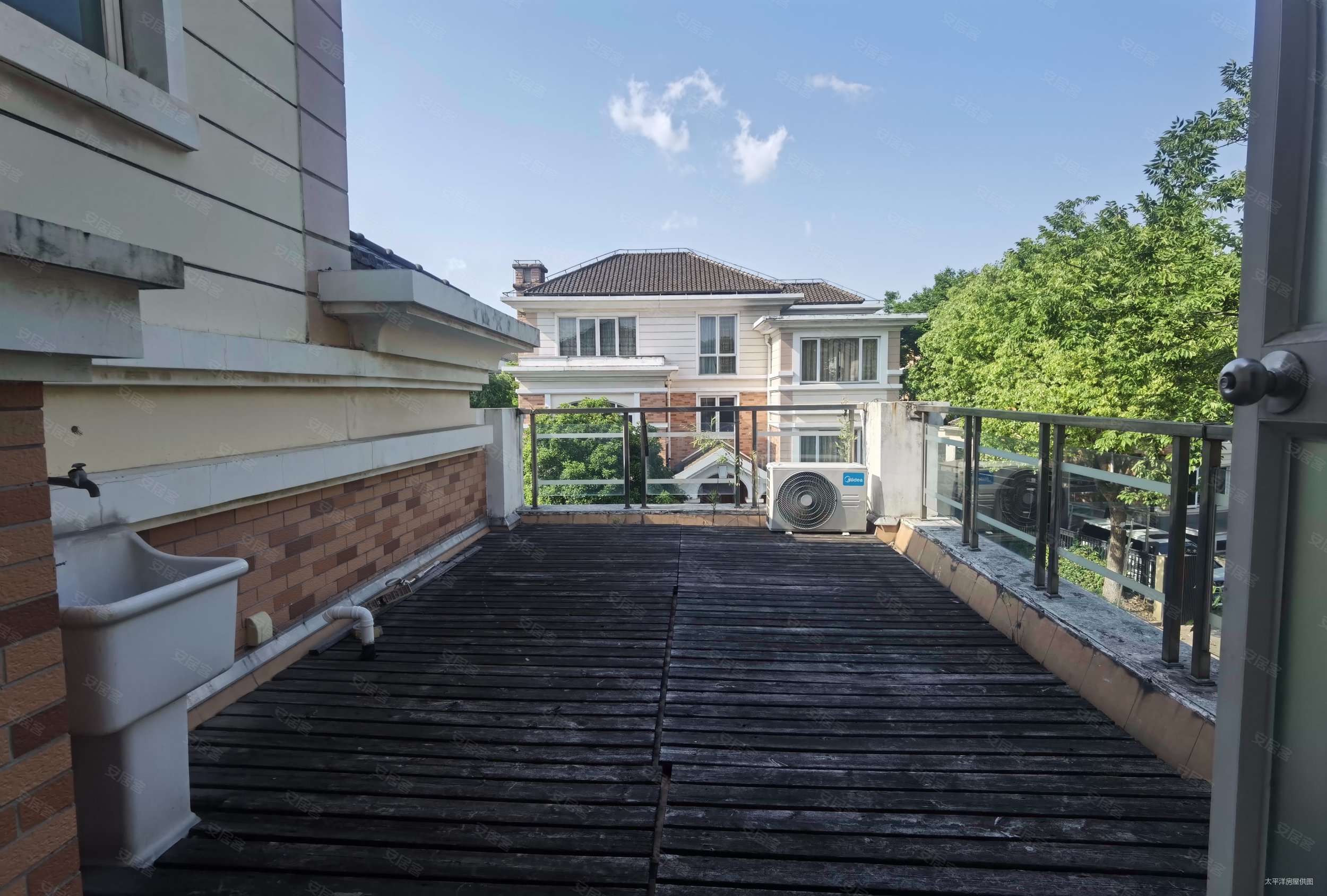 七宝 全幢别墅 正规商品房 近地铁 商业配套齐全 南北通透,欧香名邸