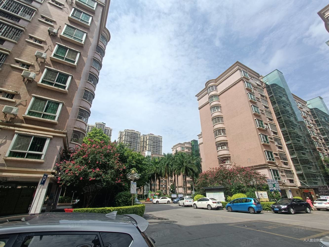 华侨城广厦花园电梯3房单价6400是shoufu128w