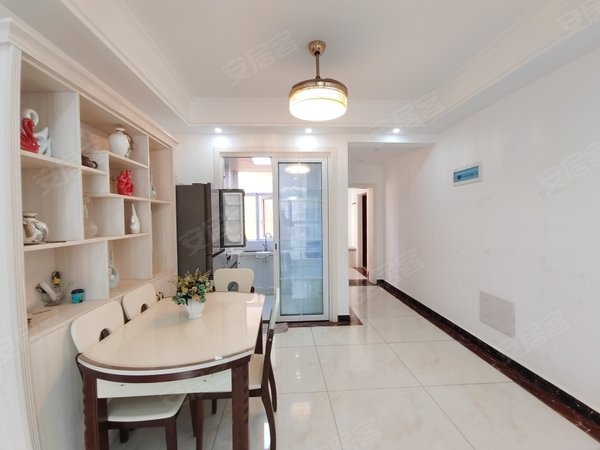 咸宁咸安新鄂高长安花苑岔路口近鄂高 长安花苑精装大三房 九成新电梯