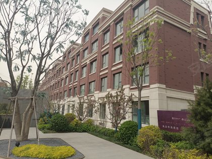 没有大型的商业 配套不成熟不足【附近学校】九年一贯制南开学校