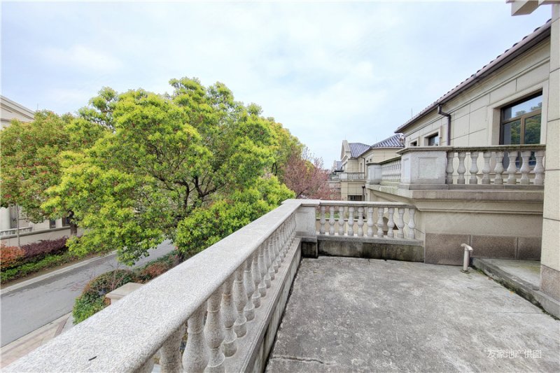 凤鸣湖公寓(别墅)5室3厅4卫435㎡南北460万