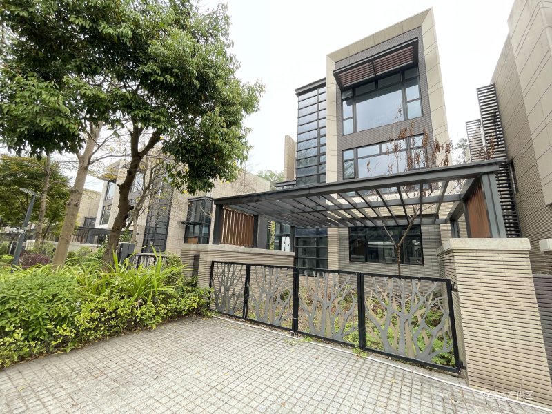 玖珑湖二期悦沐双拼别墅业主急套现750万亏本出售