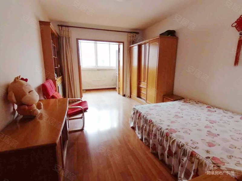 裕泰家园商业配套齐全交通便利高楼层采光充足精装修