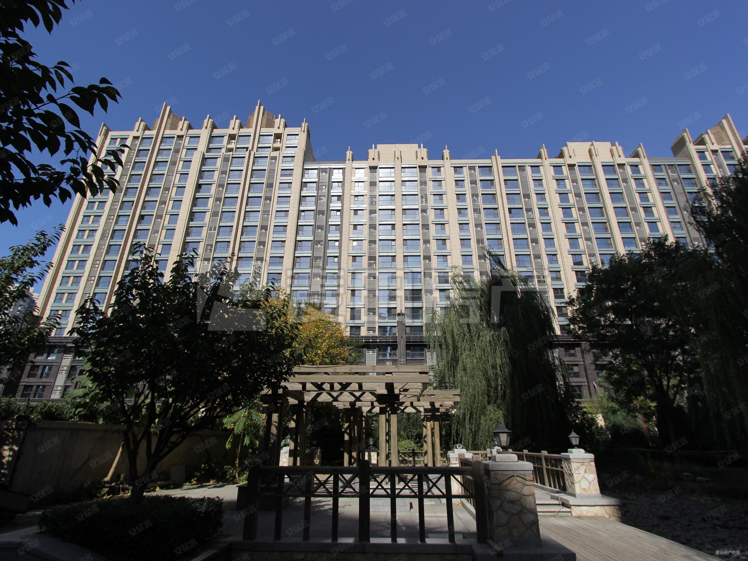 丽都水岸3室2厅2卫196㎡南北1750万