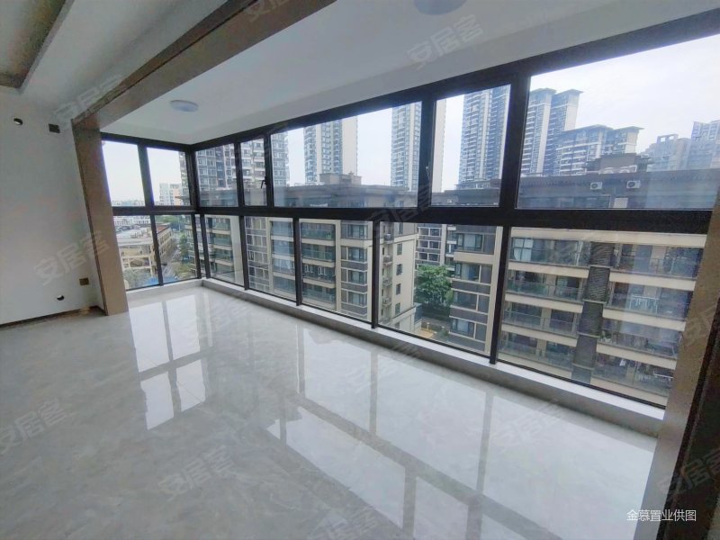 江南盛天地,地铁口精装,干干净净没住过,单位领导房源,需预约,银光御