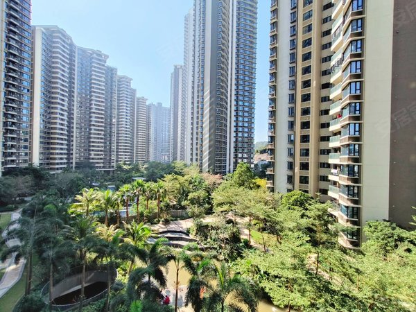 珠海横琴湾仔华发峰景湾业主自住房,保养很好,品牌家具家电,随时可以