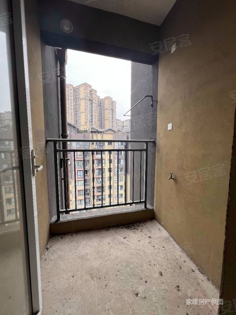 依云谷电梯小洋房带平台花园6米挑高一梯3户小区物业好