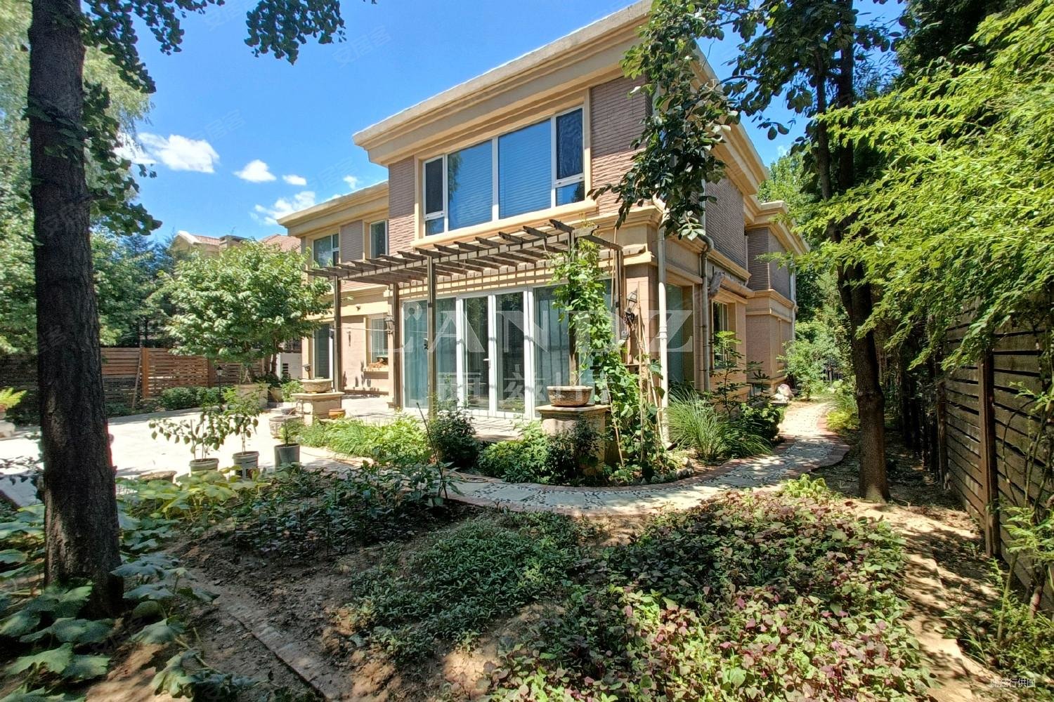 北京房产网>北京二手房>朝阳二手房>来广营二手房>大湖山庄>1500_1000