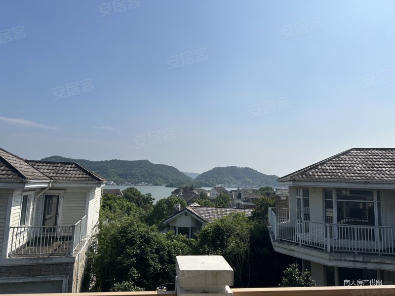 东钱湖钱隆山庄湖景独栋别墅精装 位置好