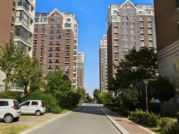 青岛即墨二十八中高迪墨香郡采光好,看房有钥匙,双供套三单卫出租房源