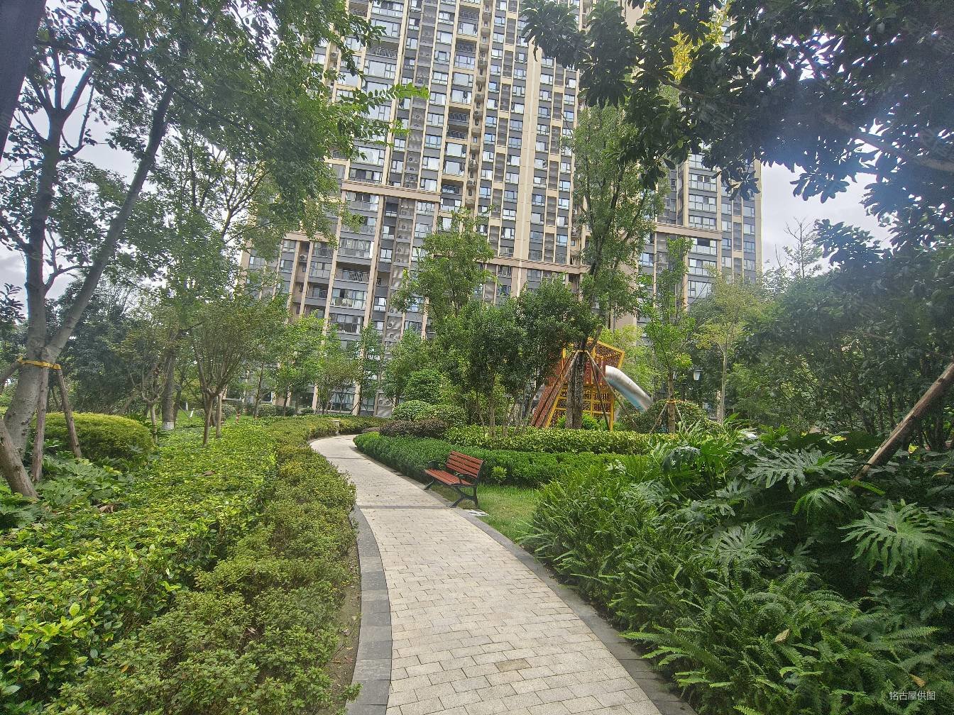 富临桃花岛2室2厅1卫79㎡东南82万