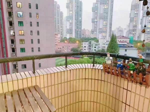 上海黄浦打浦桥海丽花园打浦桥9号线,精装修三房,南北通透,配套齐全