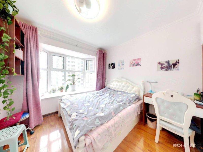 山水龙城c区蝶苑三室东打头南北通透方正户型装修不错