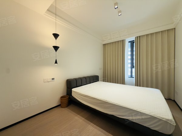 金华东阳横店南江玺南江玺4房3卫豪华现代风装修   奶油风 价格给力家具齐全出租房源真实图片