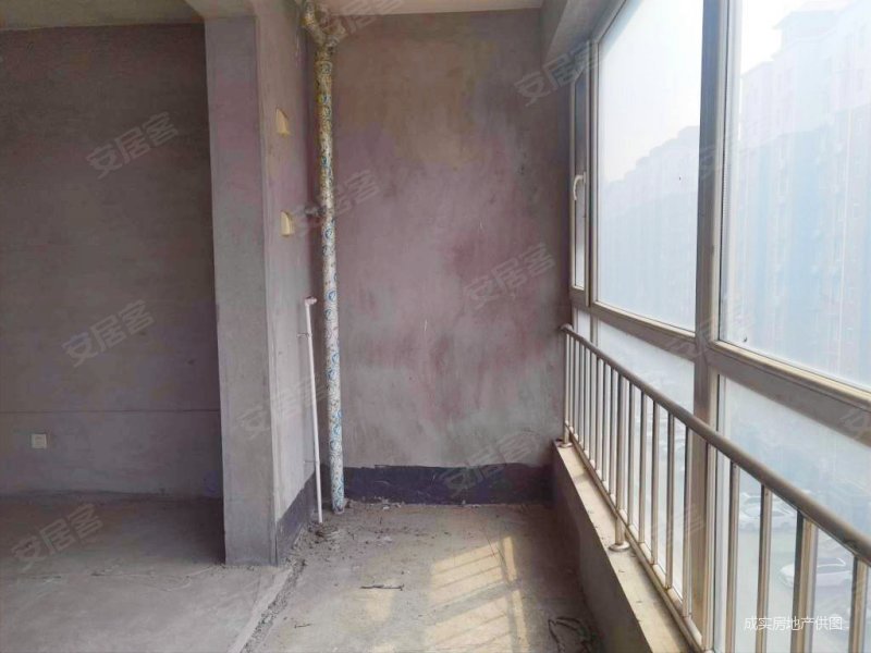 三简路长兴街良城逸园三室带车位地下室可谈价