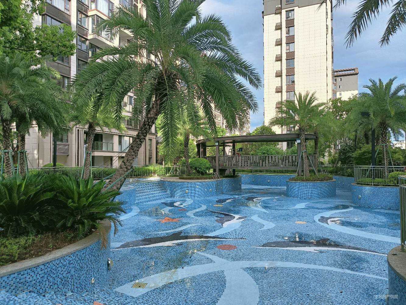 一期叠彩实验送车位电梯一梯两户好楼层138平5房145万