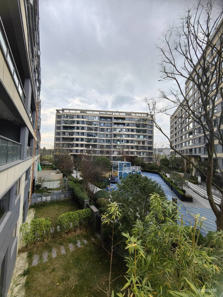 龙湖揽境电梯洋房一梯二户