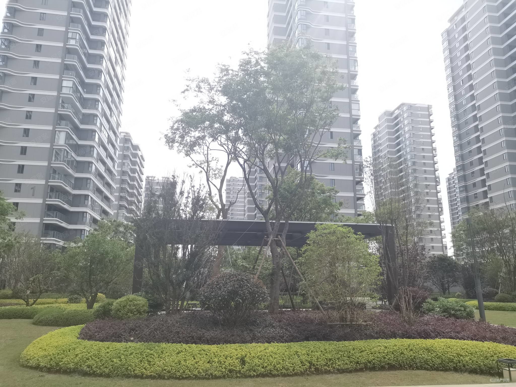 正规商品房有电梯双卫格局次新小区东南朝向