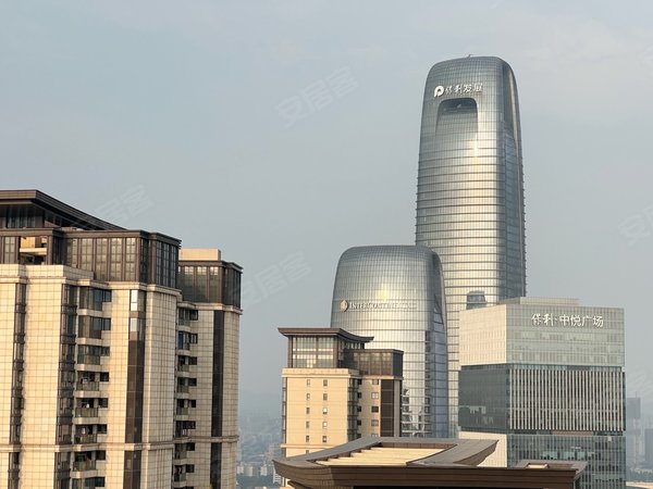 广州海珠琶洲保利天悦保利天悦新装修出租高层江景四房出租房源真实