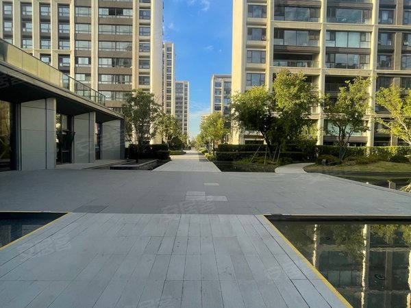 苏州太仓娄东融创悦园出租 融创悦园 4室2卫 近万达广场 配套齐全