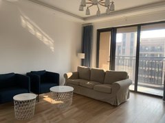 威海经区皇冠好房便宜 华发九龙湾 电梯高层 131平三室两卫 带车位出租房源真实图片