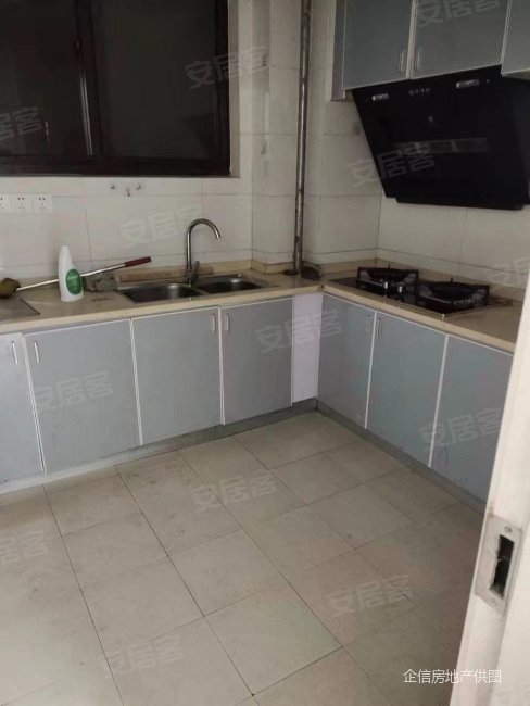 急售众安山水苑89平简装小三室88万带院子20平