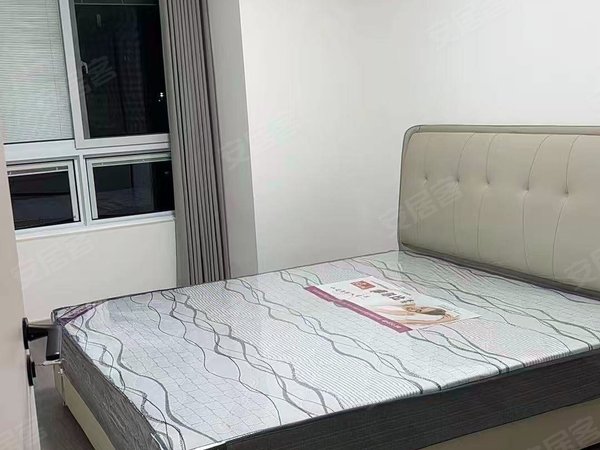 徐州新沂建邺路高铁花园高铁花园精装三室家具家电齐全拎包入住出租房源真实图片