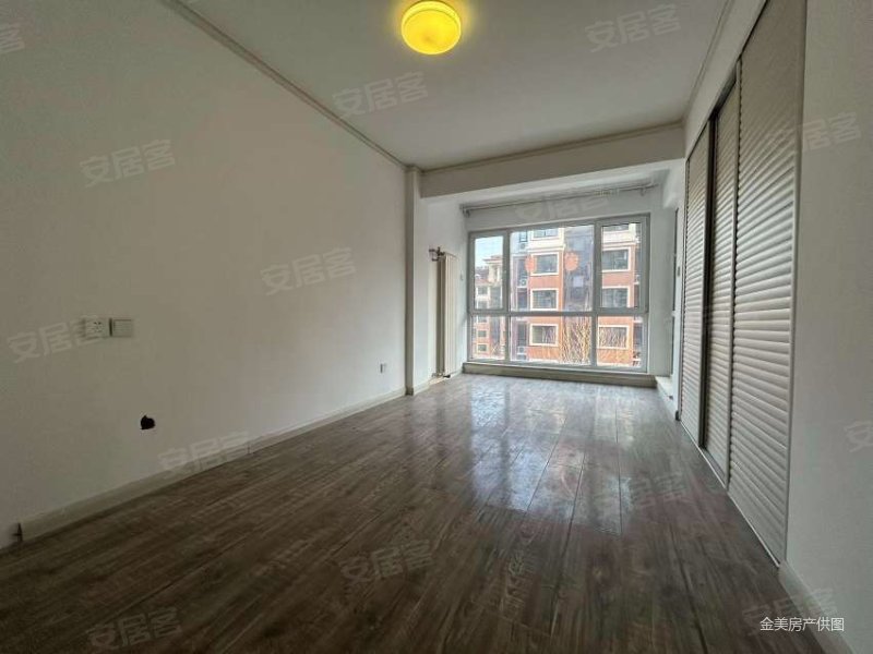 中正山庄中间楼层中装两室一梯两户69平518万各付