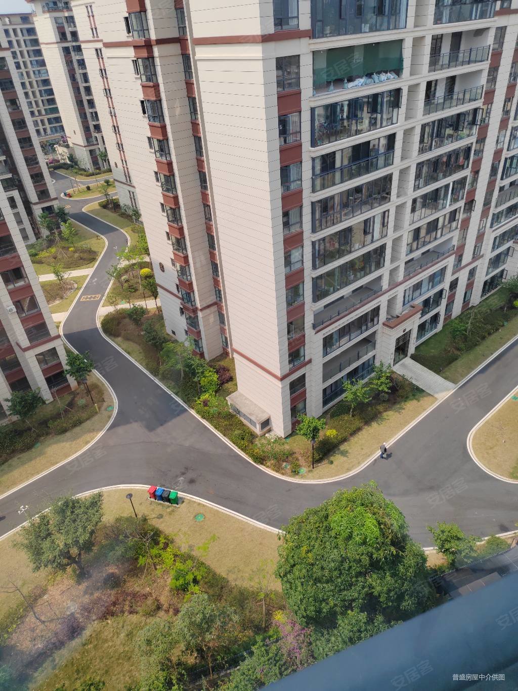 农垦花园3室2厅2卫96㎡南北58万