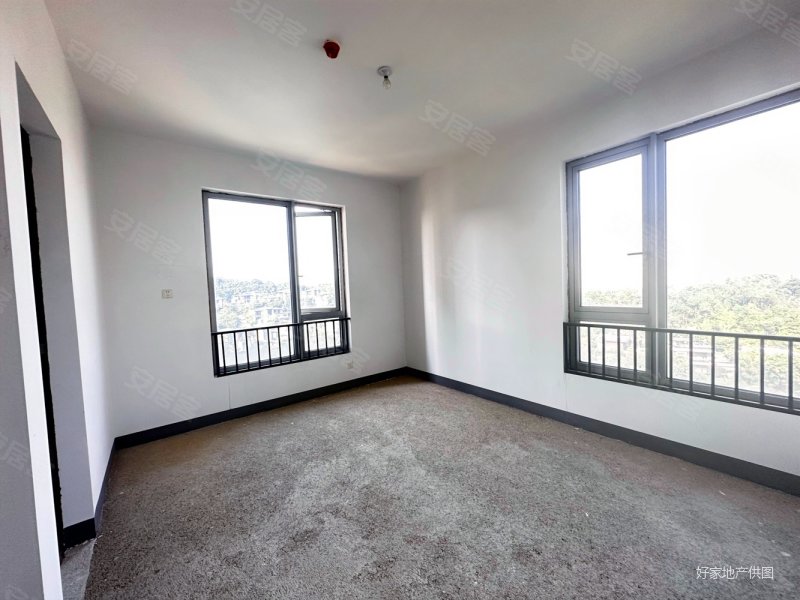 急抛湘江壹号  大平层四房 全线看江价格(空间还有几十w)急