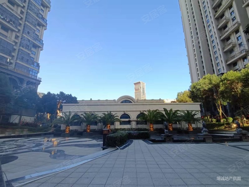 观音山 鑫塔水尚 豪华装修2房2厅 客厅带阳台 仅售520万