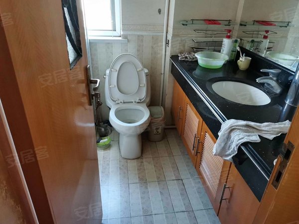 使用面积大,交通便利,5一2一2,出租房源真实图片