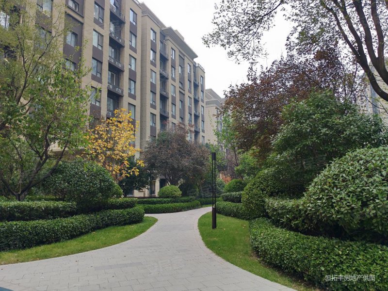 中南春溪集 次新小区 有电梯 南北通透 精装可拎包入住