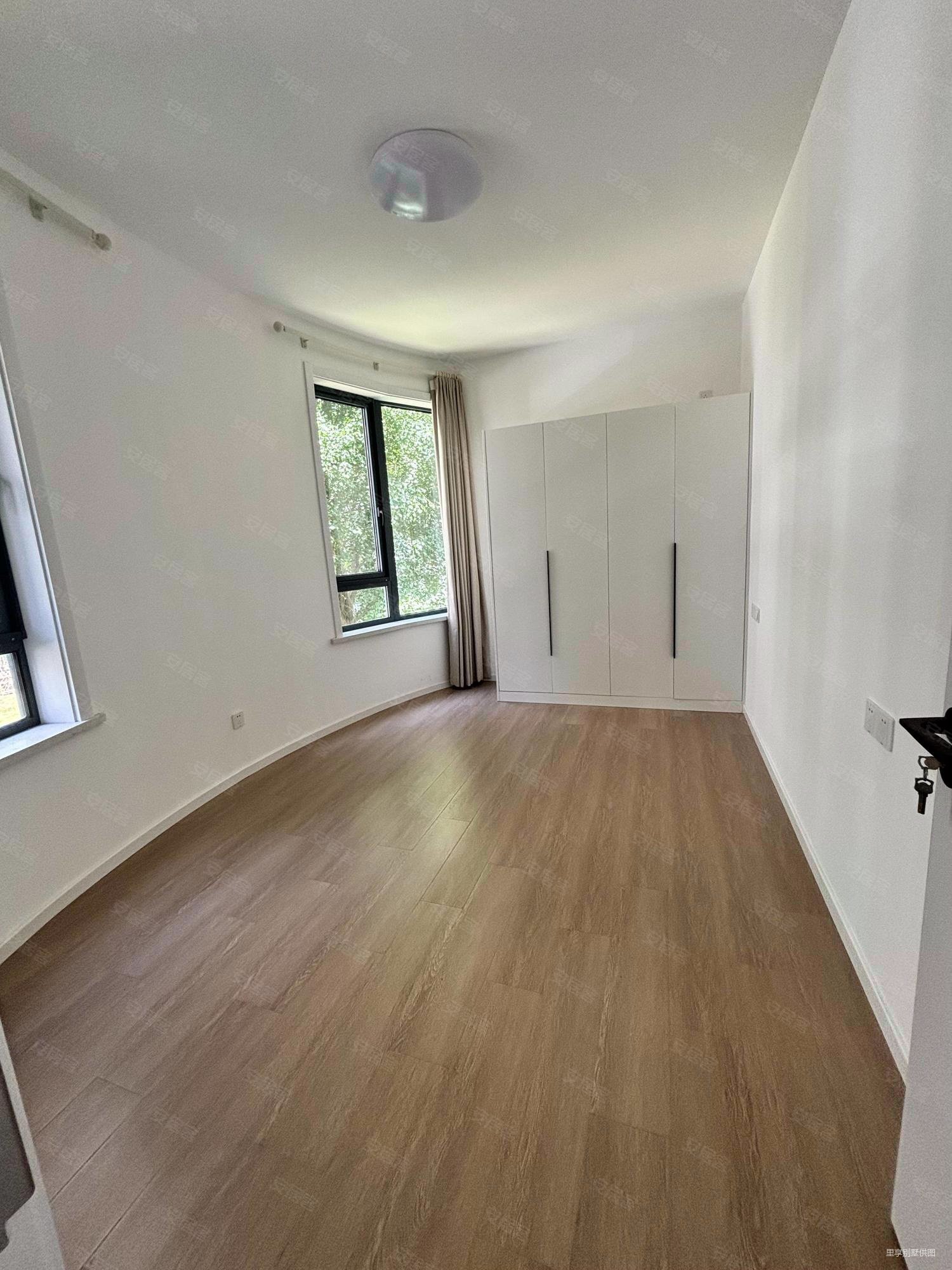 金桥爱建园豪装4房从未入住带3阳台有钥匙随时看