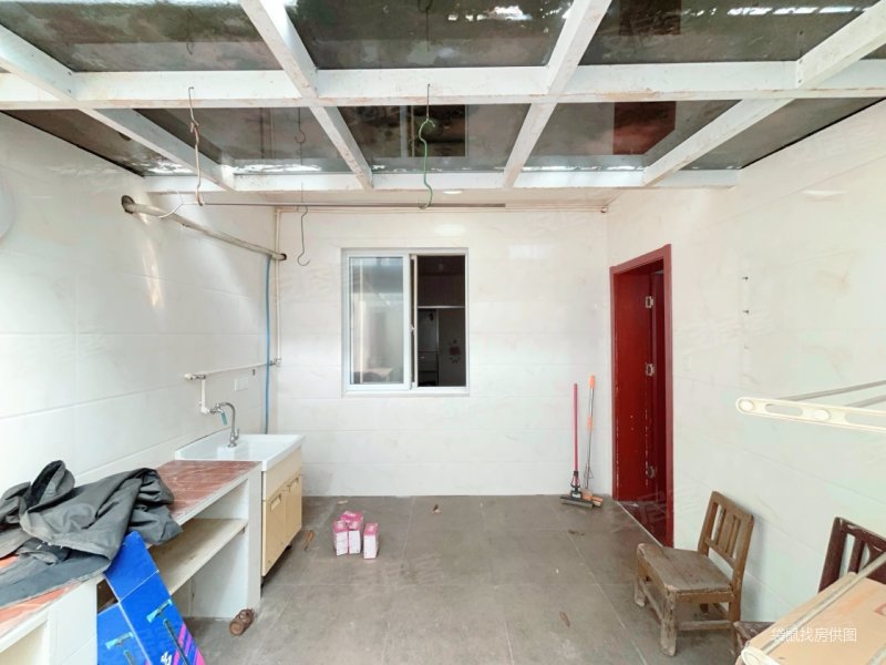 机械新村(1-63号)2室1厅1卫57.42㎡南60万